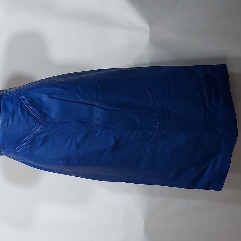 Elegant Blue Leather Pencil Skirt